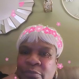 Meet your Posher, Linda